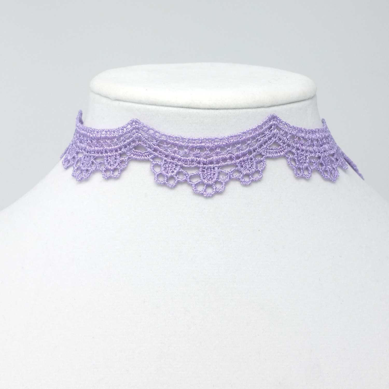 Yelena Scalloped Lace Edge Choker