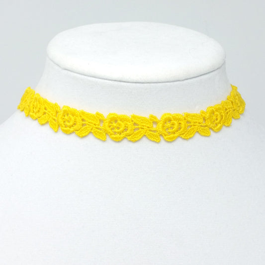 Freya Lemon Yellow Rose Choker