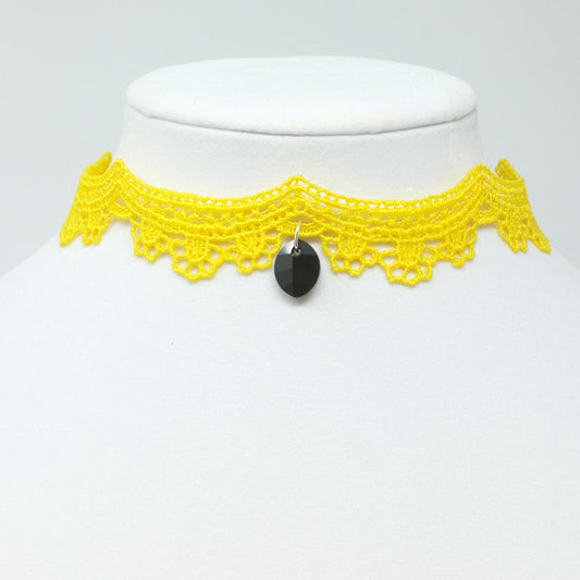 Yelena Lace Choker Necklace in Yellow