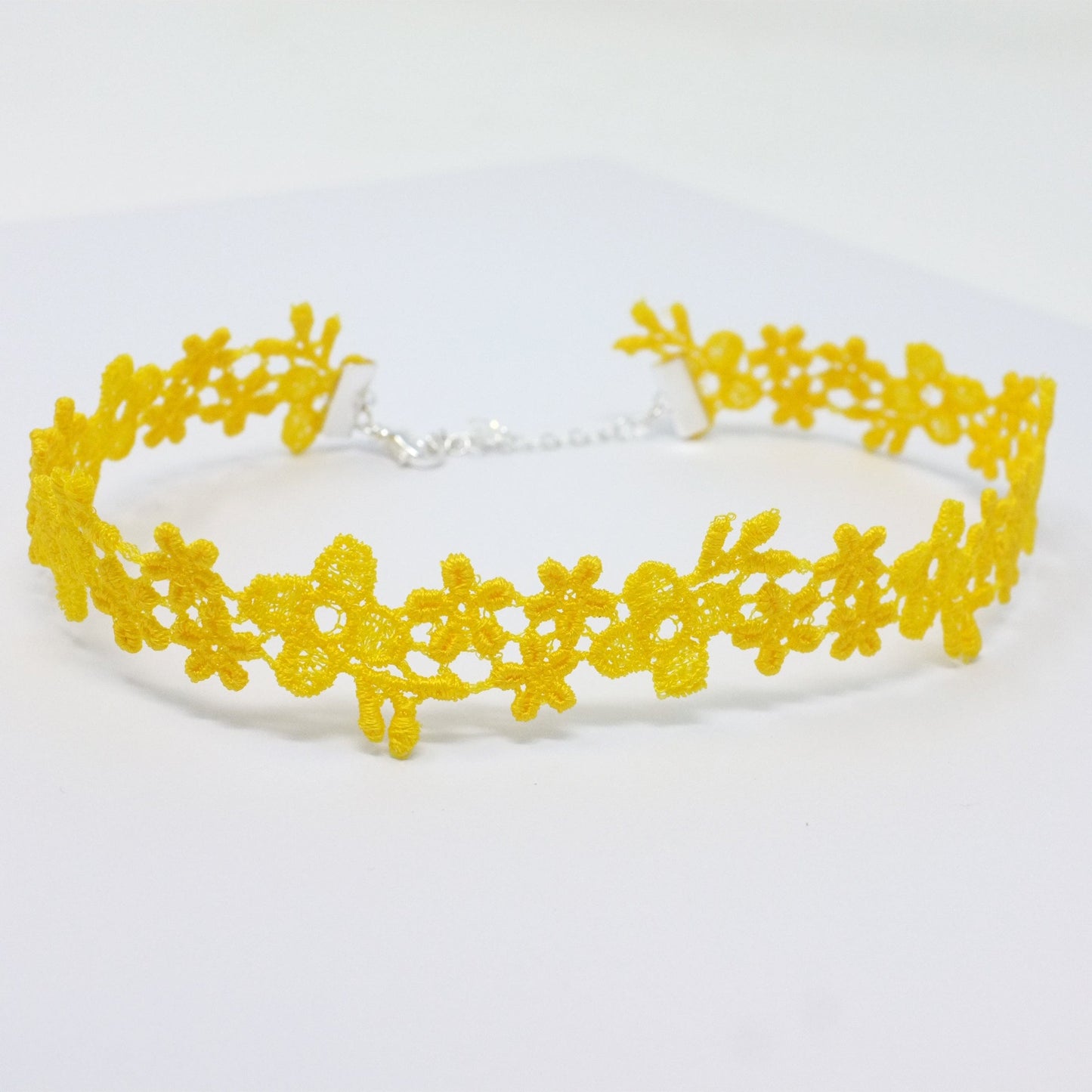 Astrid Daisy Lace Choker in Lemon Yellow