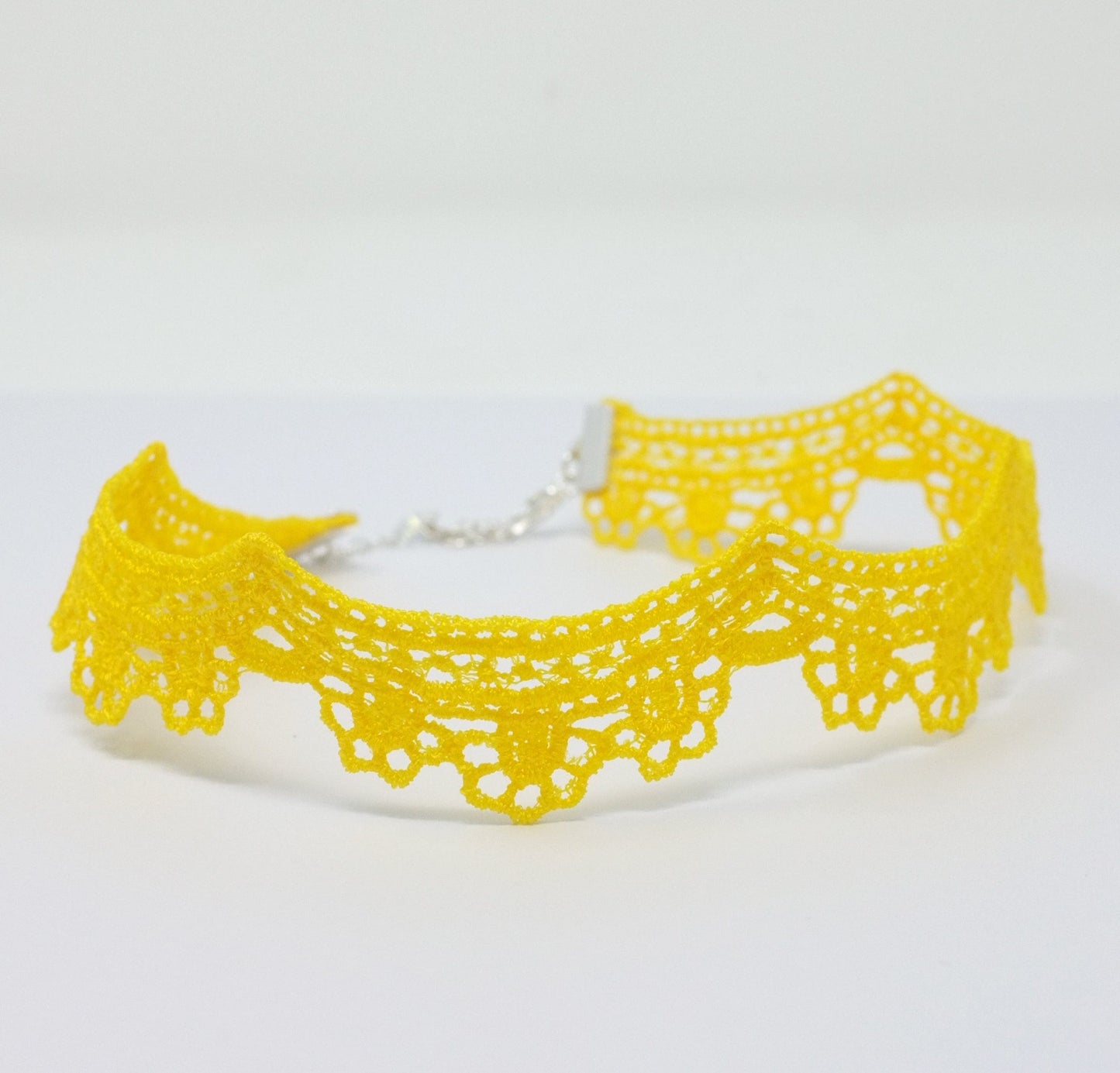 Yelena Lace Choker Necklace in Yellow