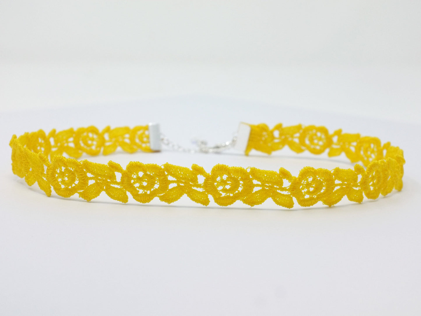 Freya Lemon Yellow Rose Choker