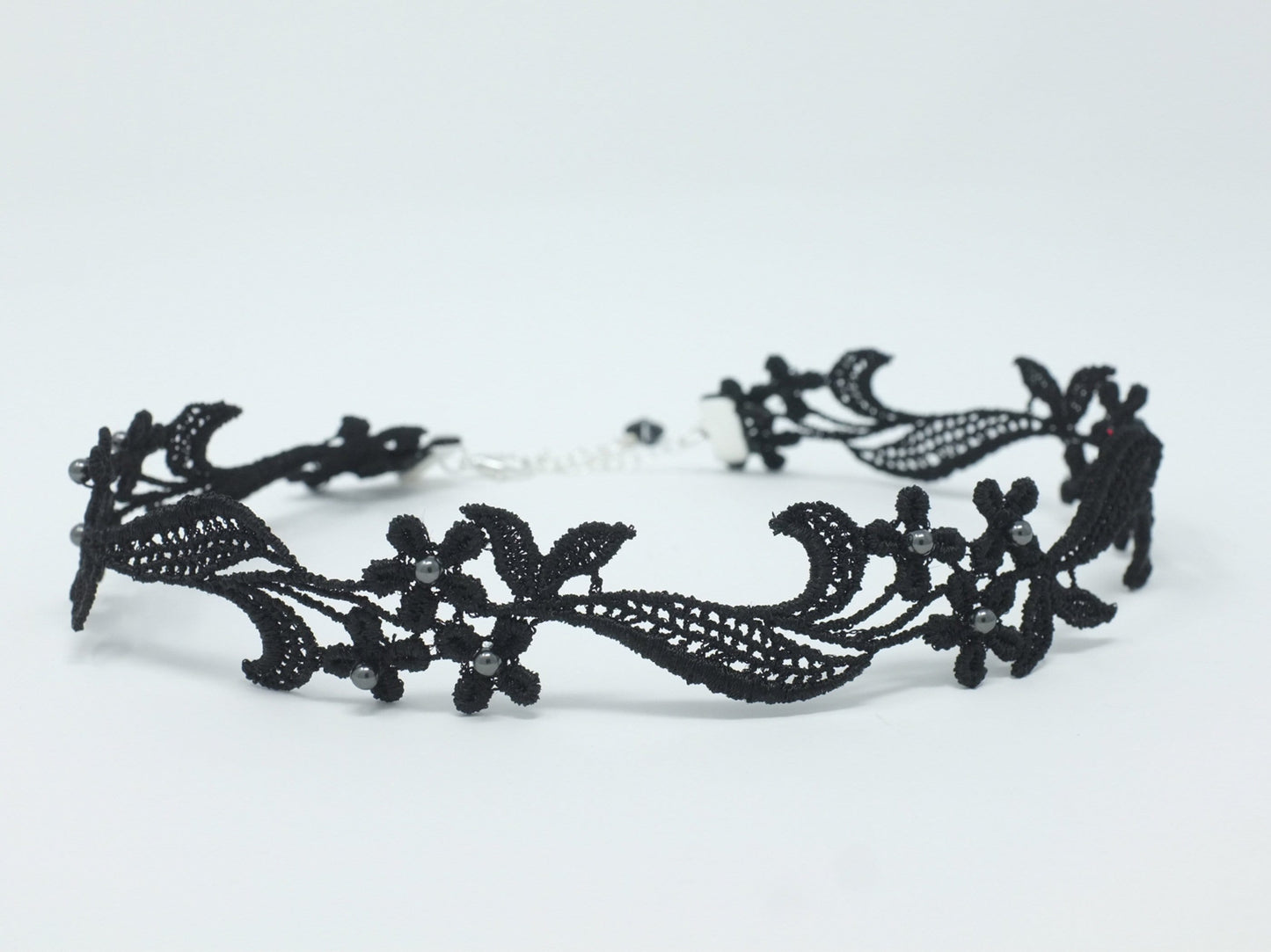 Delicate Choker with Swarovsi black pearls