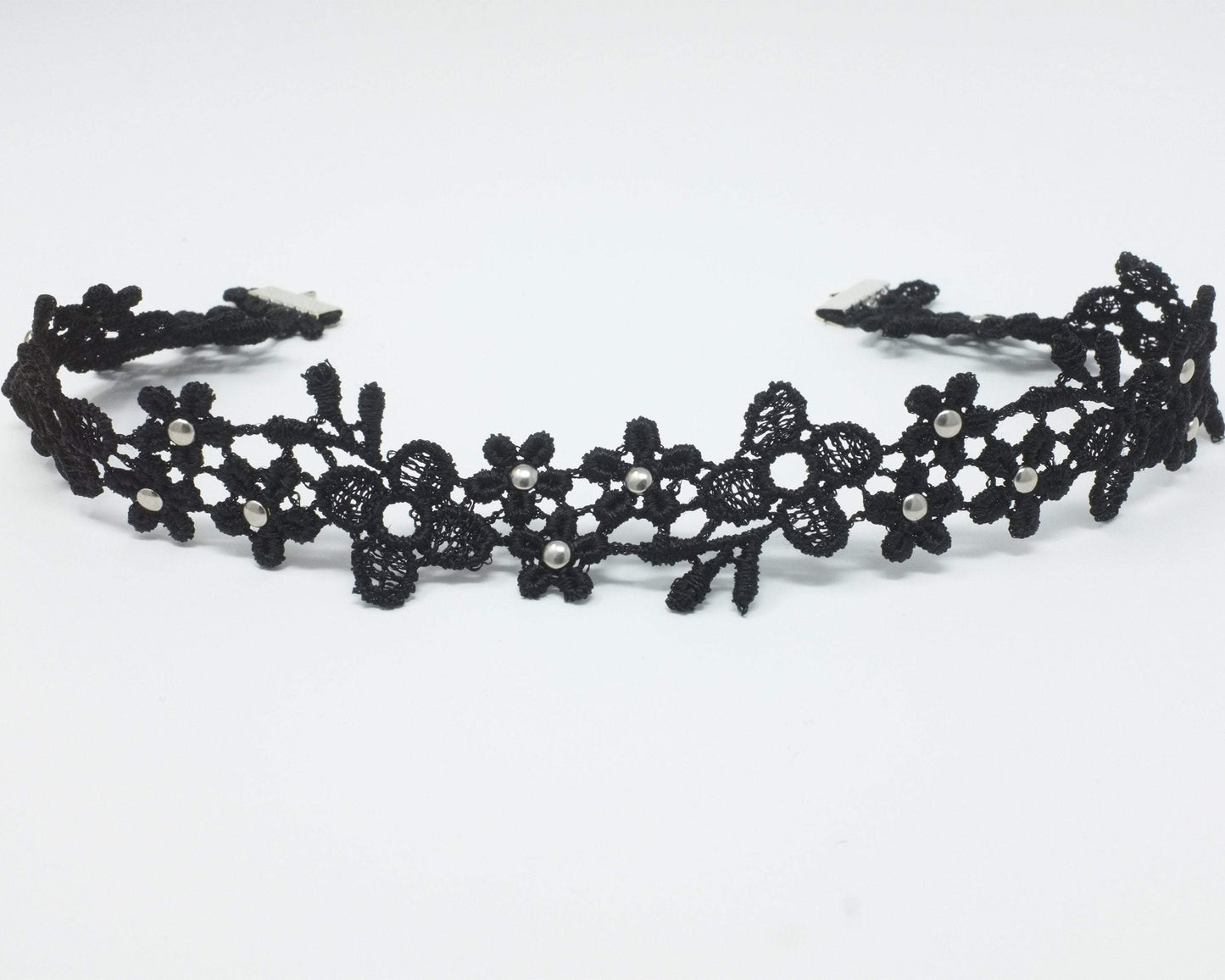 Sparkly Choker with Floral Lace and Silver Beads