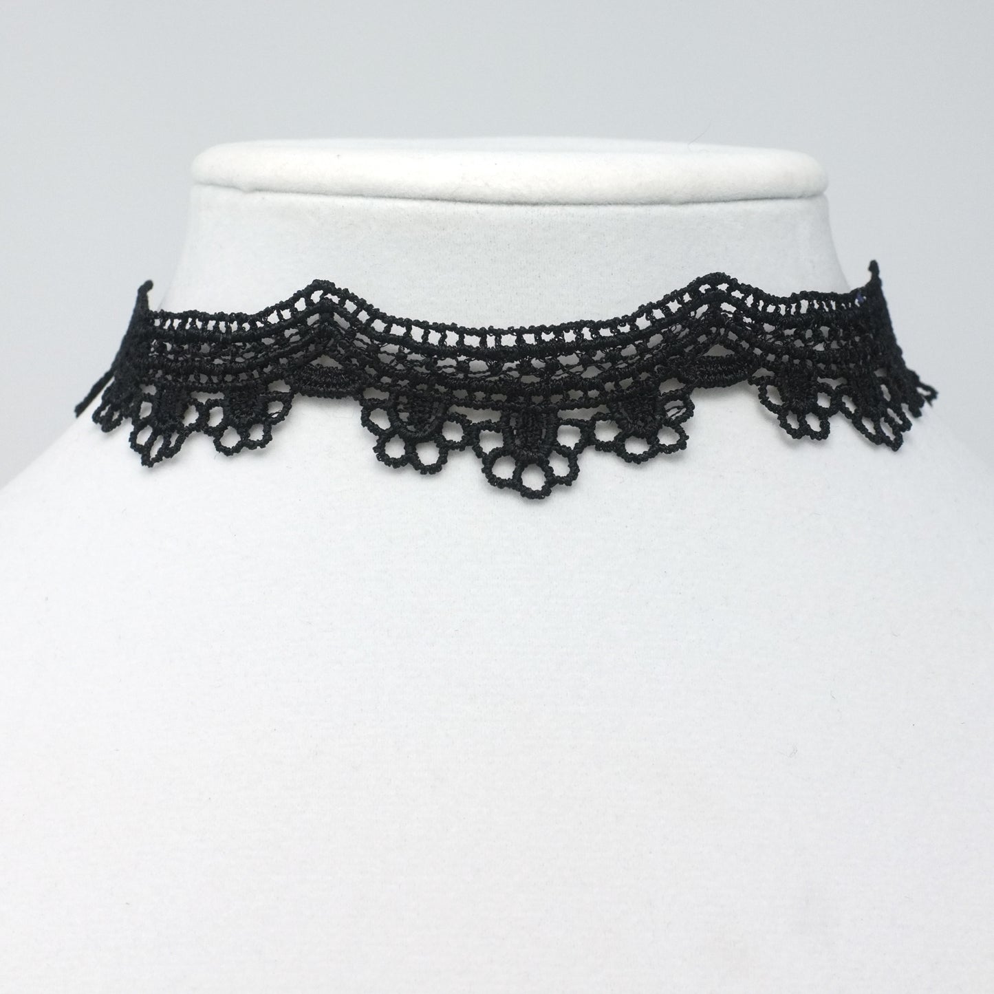 Yelena Lace Choker