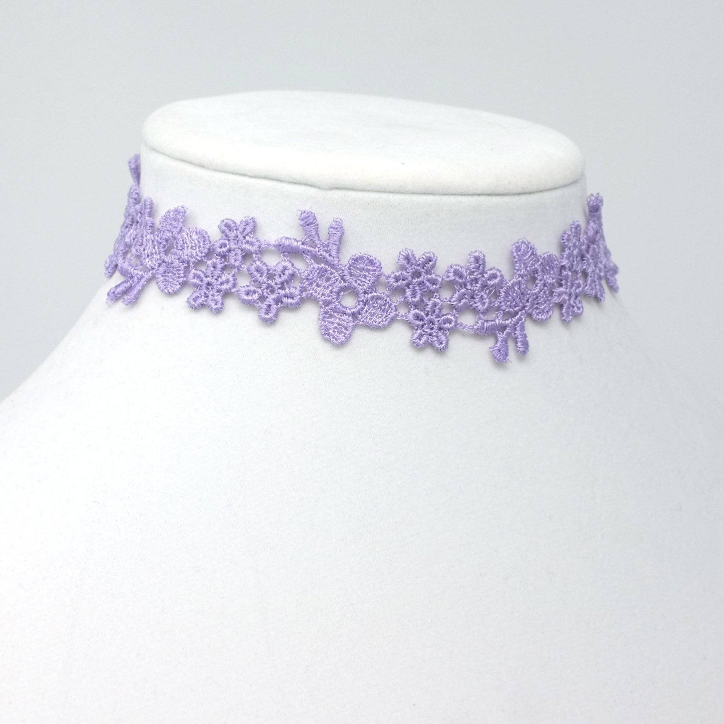 Astrid Daisy Choker Necklace in Lavender