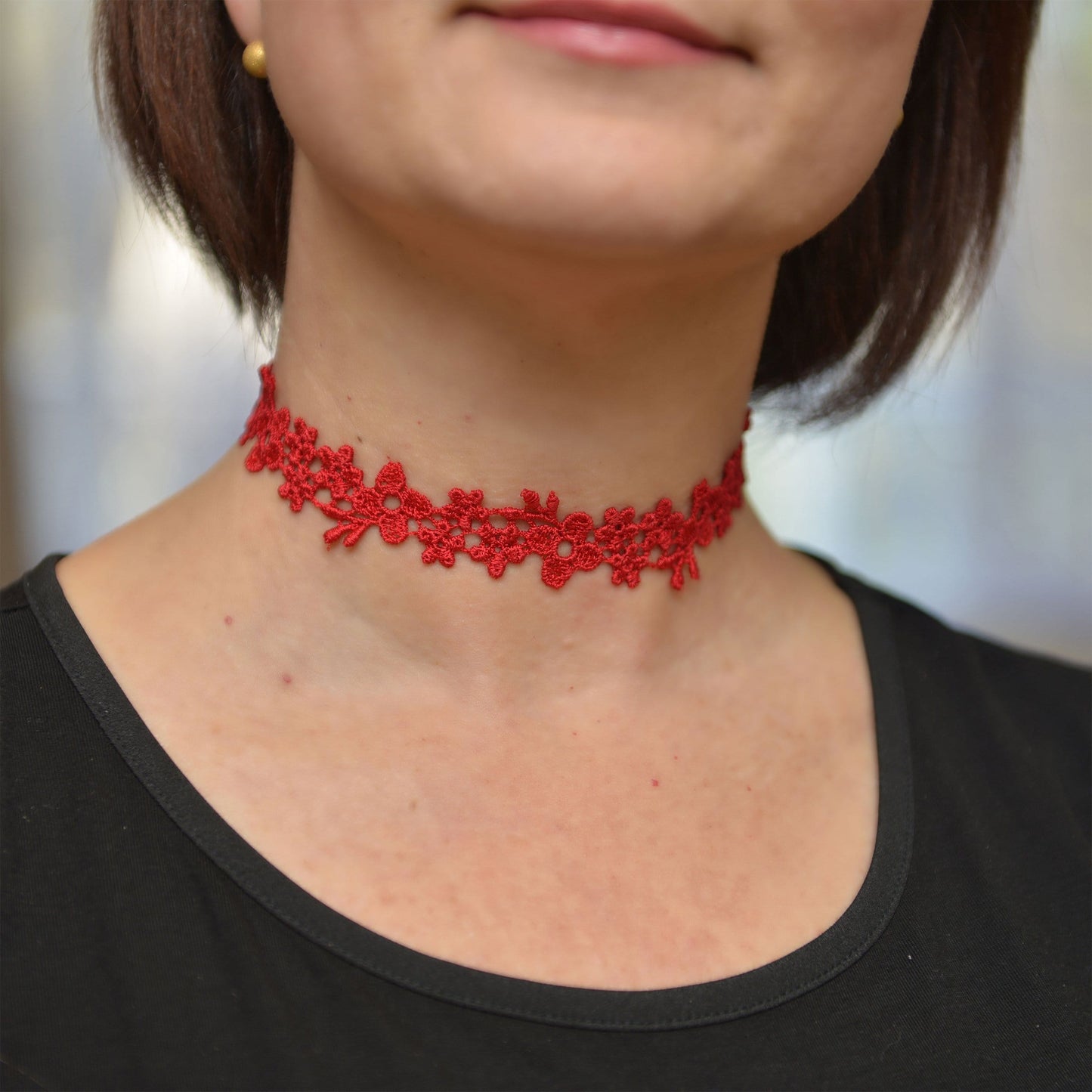 Astrid Daisy Lace Choker in Red