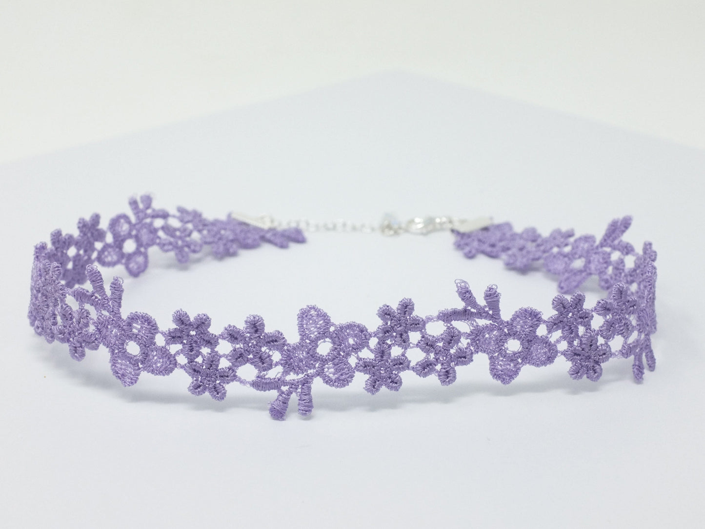 Astrid Daisy Choker Necklace in Lavender