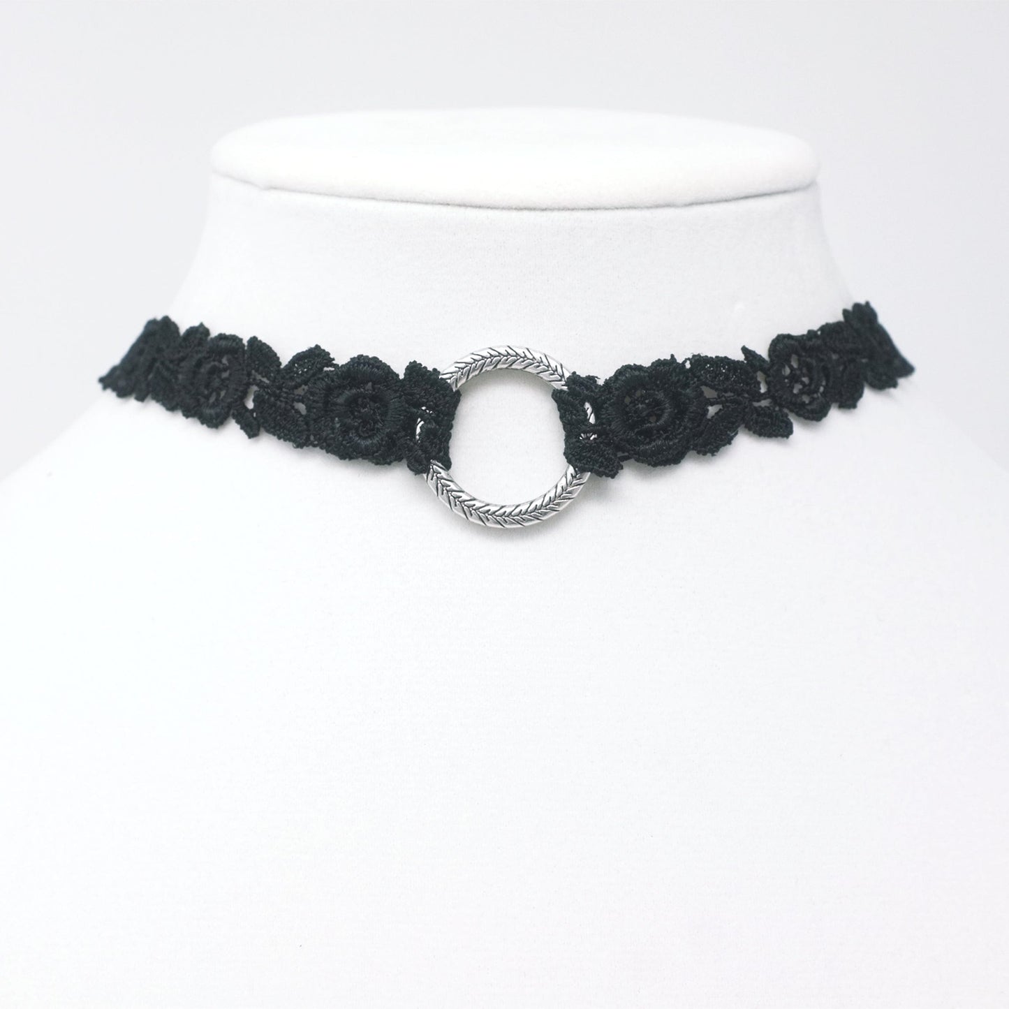 Stella Metal Ring Choker